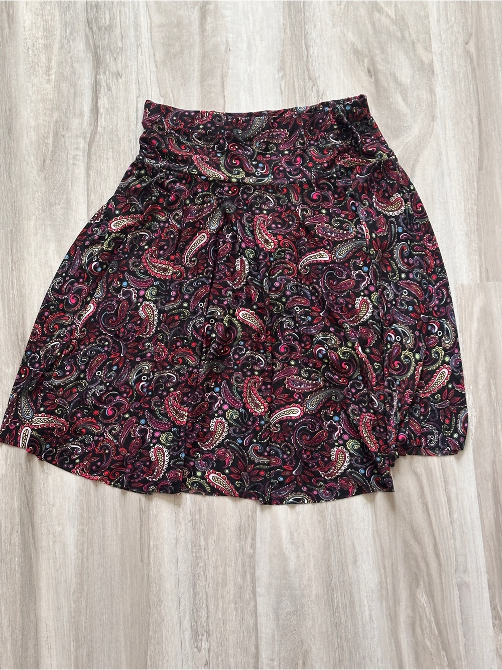 Source Unknown Burgundy Paisley Circle Skort